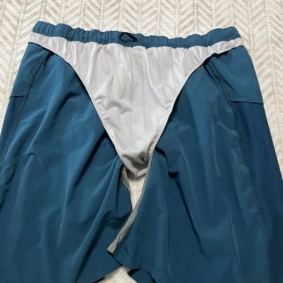 Patagonia XL Swimming Trunks - Picture 9 of 9